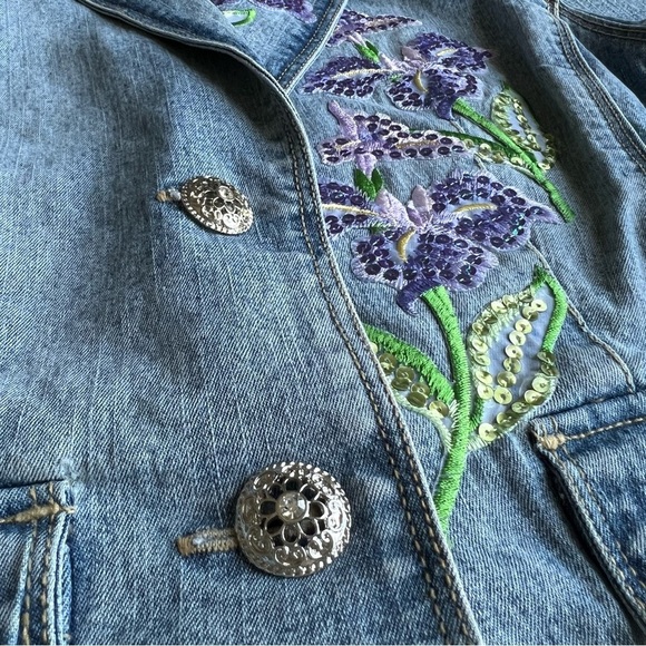 Women’s Sz M Classic Embroidered Denim Blazer Jacket Collar Neckline - Picture 4 of 16